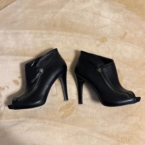 Nine West Black Leather Open Toe Heels